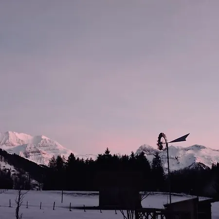 דירה Urchige 2-zimmerwohnung