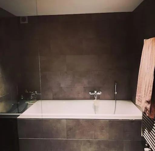 Urchige 2-zimmerwohnung Apartamento